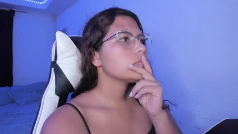  Lady  online show from 09-10-25, 02:33