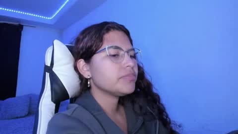  Lady  online show from 10-08-25, 02:42