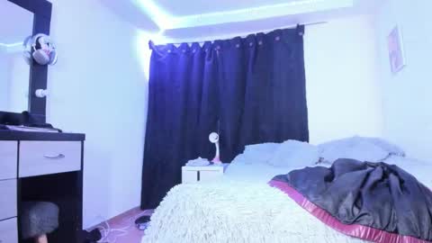  Lady  online show from 11-15-25, 01:58