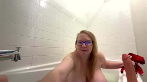 Snapshot of ladycherielynn chatting on 11-19-25, 03:45 LadyCherieLynn online show from 11-19-25, 03:45