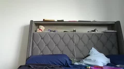 Stephanie online show from 02-19-25, 07:48