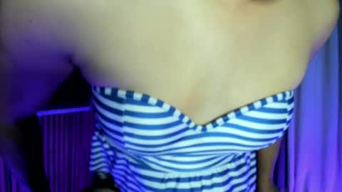 Snapshot of ladyfox_95 chatting on 06-29-26, 12:27 ask me online show from 06-29-26, 12:27
