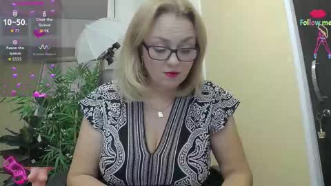  Lady Jeen    Back on Sunday 8th of December online show from 09-19-25, 03:13