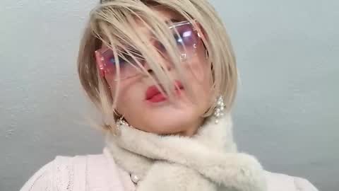 Snapshot of ladyoxana chatting on 01-09-26, 01:08 Oxana online show from 01-09-26, 01:08