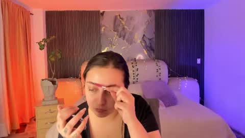 Snapshot of ladysweetts chatting on 06-16-26, 04:04 Lady online show from 06-16-26, 04:04