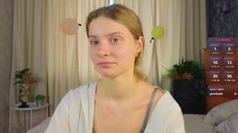 Lilia online show from 10-19-25, 06:36