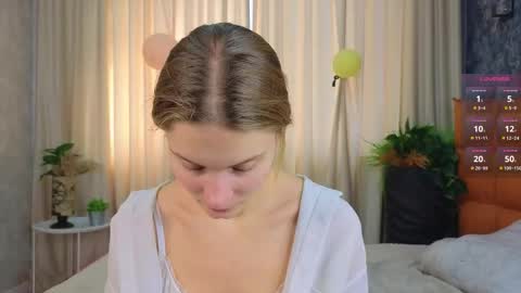 Lilia online show from 10-20-25, 06:36