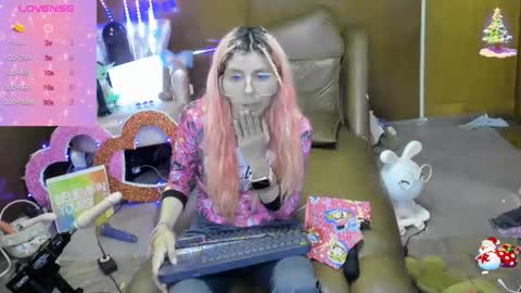Skinnygirl online show from 10-12-25, 02:10