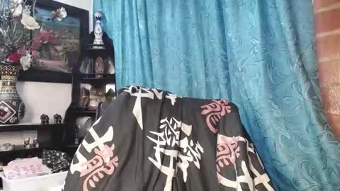 laia_hadid online show from 11-20-25, 11:10