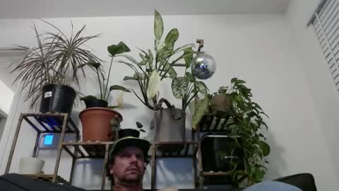 Snapshot of laidback_and_chill chatting on 12-25-24, 05:37 Rick online show from 12-25-24, 05:37