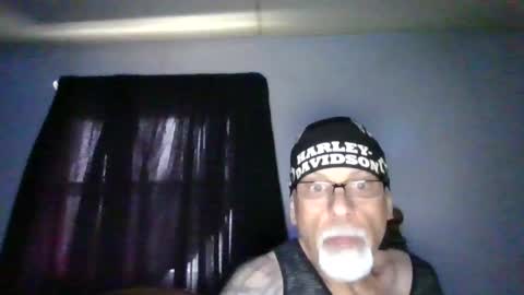 Snapshot of laidbackluxury chatting on 05-10-26, 01:16 laidbackluxury online show from 05-10-26, 01:16