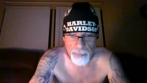 Snapshot of laidbackluxury chatting on 05-18-26, 04:07 laidbackluxury online show from 05-18-26, 04:07