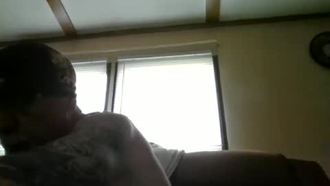 Snapshot of laidbackluxury chatting on 05-28-26, 04:04 laidbackluxury online show from 05-28-26, 04:04