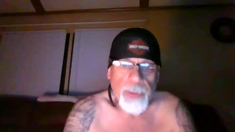 Snapshot of laidbackluxury chatting on 05-29-26, 05:05 laidbackluxury online show from 05-29-26, 05:05