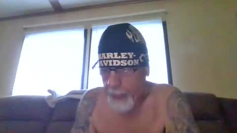 Snapshot of laidbackluxury chatting on 05-30-26, 11:02 laidbackluxury online show from 05-30-26, 11:02