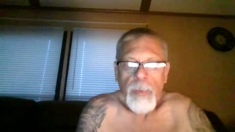 Snapshot of laidbackluxury chatting on 06-05-26, 12:50 laidbackluxury online show from 06-05-26, 12:50