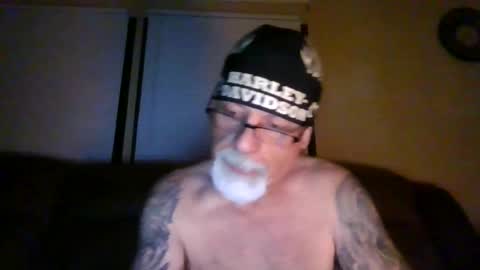 Snapshot of laidbackluxury chatting on 06-05-26, 06:52 laidbackluxury online show from 06-05-26, 06:52