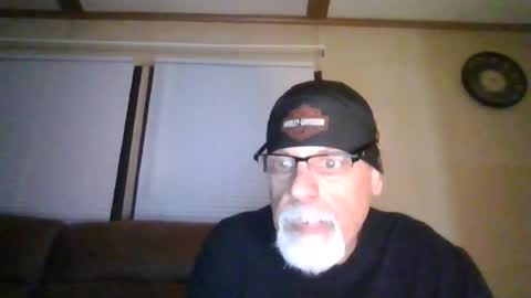 Snapshot of laidbackluxury chatting on 06-12-26, 02:43 laidbackluxury online show from 06-12-26, 02:43