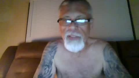 Snapshot of laidbackluxury chatting on 06-16-26, 07:55 laidbackluxury online show from 06-16-26, 07:55