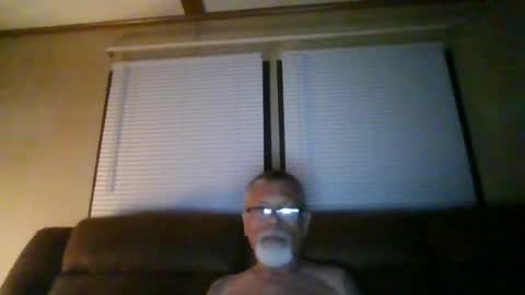 Snapshot of laidbackluxury chatting on 06-18-26, 08:36 laidbackluxury online show from 06-18-26, 08:36