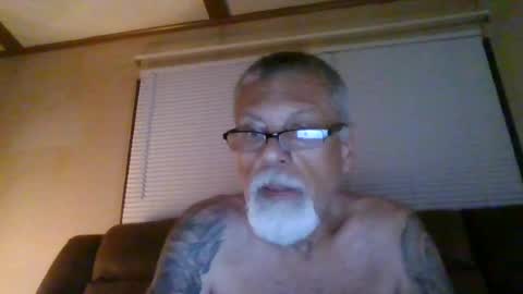 Snapshot of laidbackluxury chatting on 06-19-26, 03:44 laidbackluxury online show from 06-19-26, 03:44