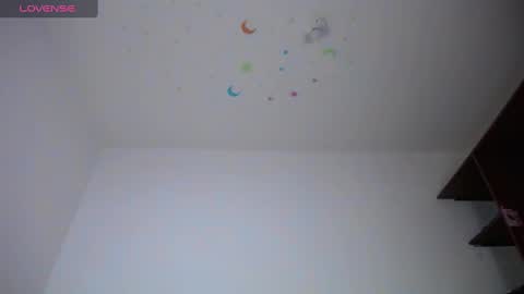 Snapshot of laila_laly chatting on 12-20-24, 09:50 Leila Laly online show from 12-20-24, 09:50