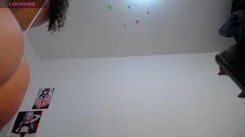 Snapshot of laila_laly chatting on 02-26-25, 02:03 Leila Laly online show from 02-26-25, 02:03