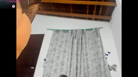 Snapshot of laila_laly chatting on 05-15-26, 03:41 Leila Laly online show from 05-15-26, 03:41