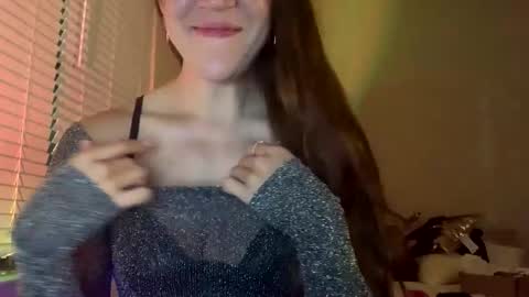 Snapshot of laineylifts chatting on 03-21-26, 03:00 Lainey online show from 03-21-26, 03:00