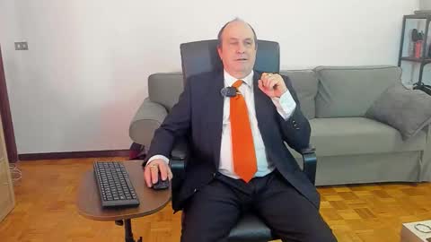 lajose52 online show from 11-30-25, 04:00