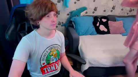 Lu  Alex online show from 11-23-25, 10:04