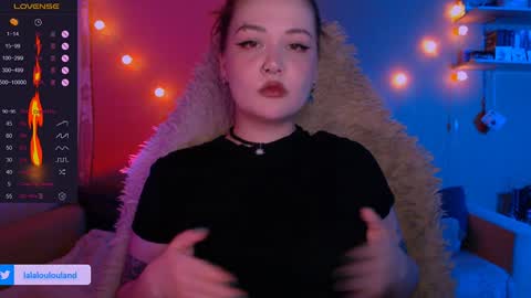 Snapshot of lala_loulou chatting on 01-01-25, 05:44 Nicky online show from 01-01-25, 05:44