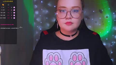Snapshot of lala_loulou chatting on 05-04-26, 03:52 Nicky online show from 05-04-26, 03:52