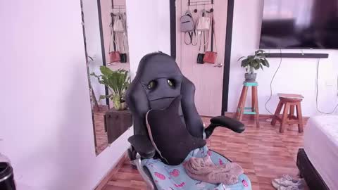 Snapshot of lalanaughty1 chatting on 02-09-25, 01:14 Sofi online show from 02-09-25, 01:14