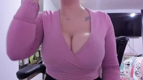 Snapshot of lalanaughty1 chatting on 02-14-25, 09:34 Sofi online show from 02-14-25, 09:34