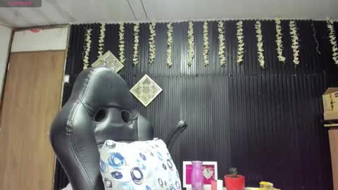 Snapshot of lalanaughty1 chatting on 10-24-25, 11:06 Sofi online show from 10-24-25, 11:06