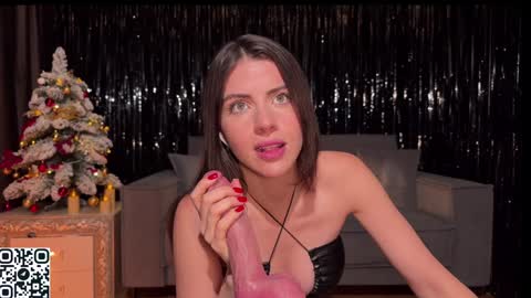 Ellina online show from 12-22-24, 03:11