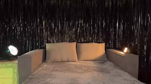 Ellina online show from 11-29-25, 07:50