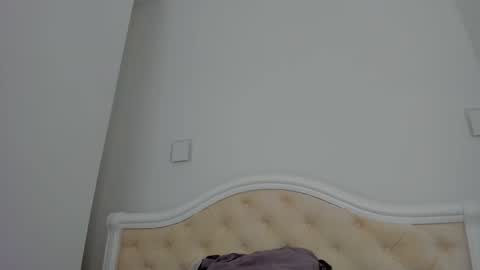 Lallie  online show from 09-18-25, 03:47