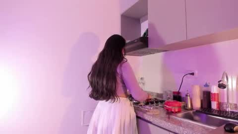 Laura online show from 10-22-25, 02:06