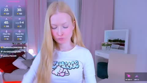 Snapshot of laly_peach chatting on 12-21-24, 07:27 Laly online show from 12-21-24, 07:27