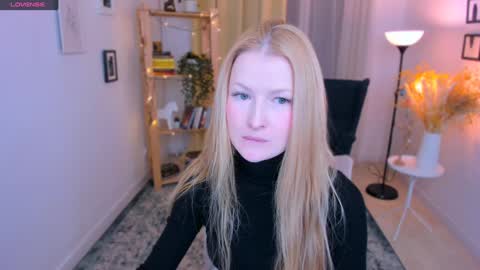 Snapshot of laly_peach chatting on 12-30-24, 03:24 Laly online show from 12-30-24, 03:24