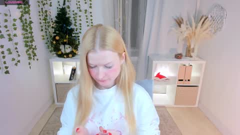 Snapshot of laly_peach chatting on 01-09-25, 04:39 Laly online show from 01-09-25, 04:39