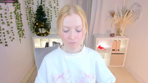 Snapshot of laly_peach chatting on 01-09-25, 07:40 Laly online show from 01-09-25, 07:40