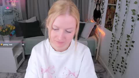 Snapshot of laly_peach chatting on 01-10-25, 07:32 Laly online show from 01-10-25, 07:32