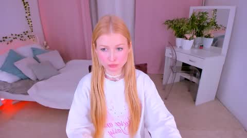 Snapshot of laly_peach chatting on 03-08-25, 02:40 Laly online show from 03-08-25, 02:40