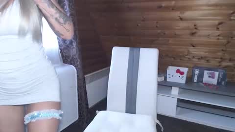 Snapshot of lamadrina006 chatting on 11-17-25, 08:42 LaMadrina006 online show from 11-17-25, 08:42