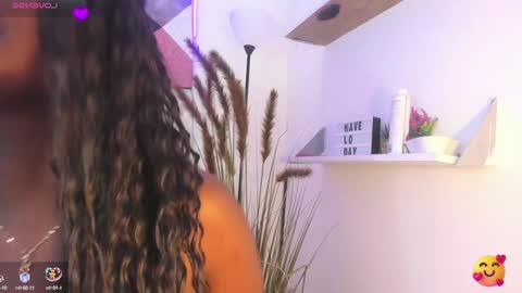 Snapshot of lana__beaux chatting on 01-25-25, 01:10 online show from 01-25-25, 01:10