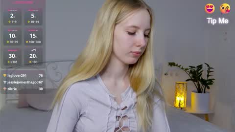 Liana online show from 10-19-25, 08:09