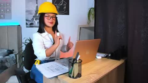 Snapshot of lana_beket_ chatting on 05-19-26, 12:05 Lana online show from 05-19-26, 12:05